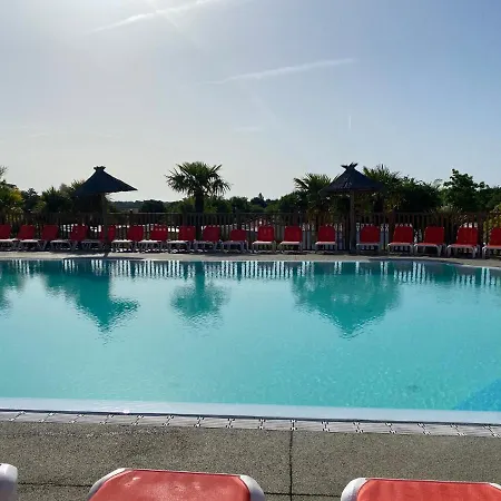 Camping La Riviera *