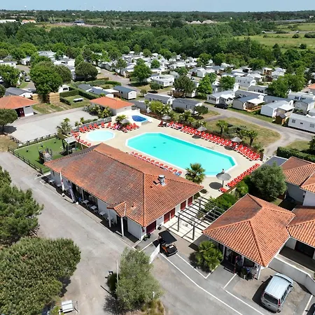 Camping La Riviera *