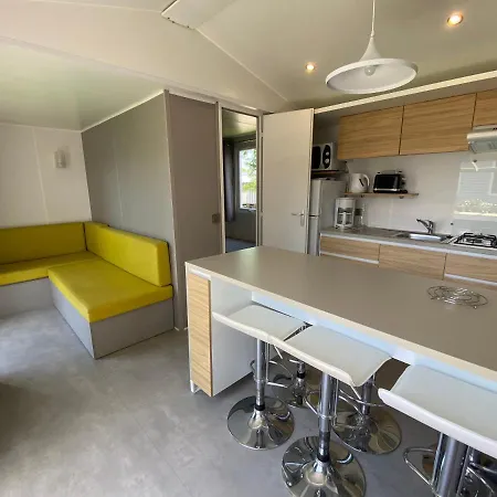 Camping La Riviera 营地 圣米歇尔-谢夫谢夫