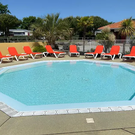 Camping La Riviera * 圣米歇尔-谢夫谢夫